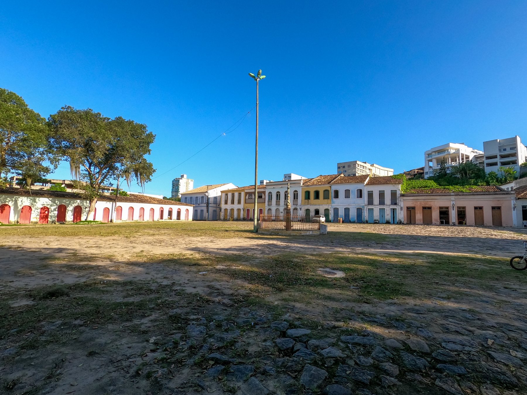 Casario do Sítio Histórico do Porto de São Mateus, às margens do Rio Cricaré.